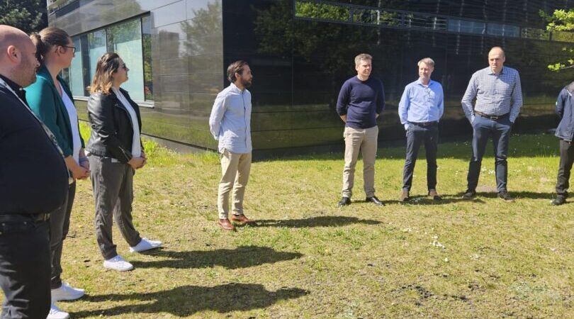 Leadership Development Programme vs Executive Coaching: Which Does Your Team Need? Leadership Development Programme vs Executive Coaching: Which Does Your Team Need?